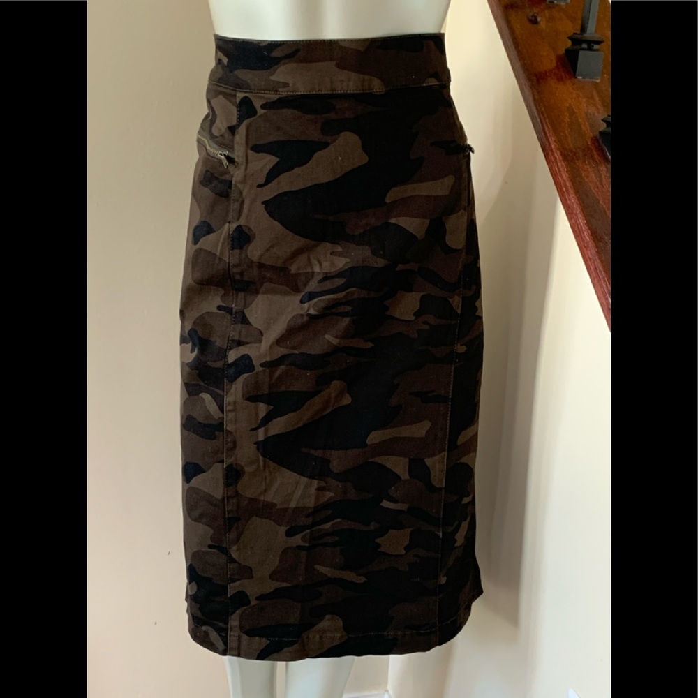 New York and Company Camo Skirt
